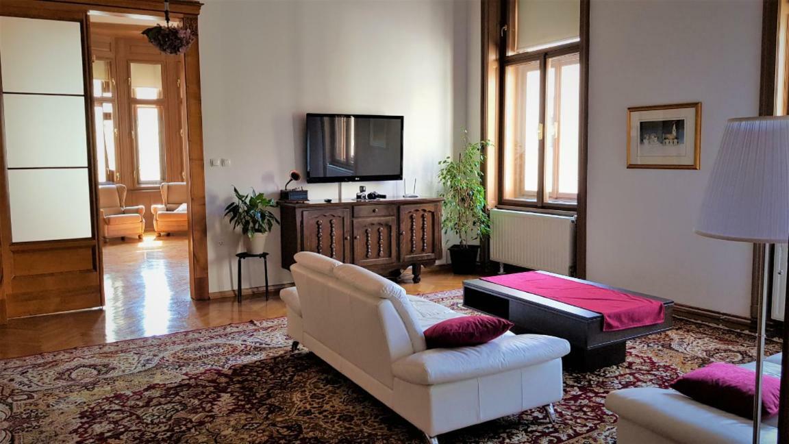 Luxury Apartment In The Heart Of Varaždin Exterior foto